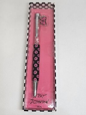Betsey Johnson Lips Print Pen w Charm Black Pink NIB Gift